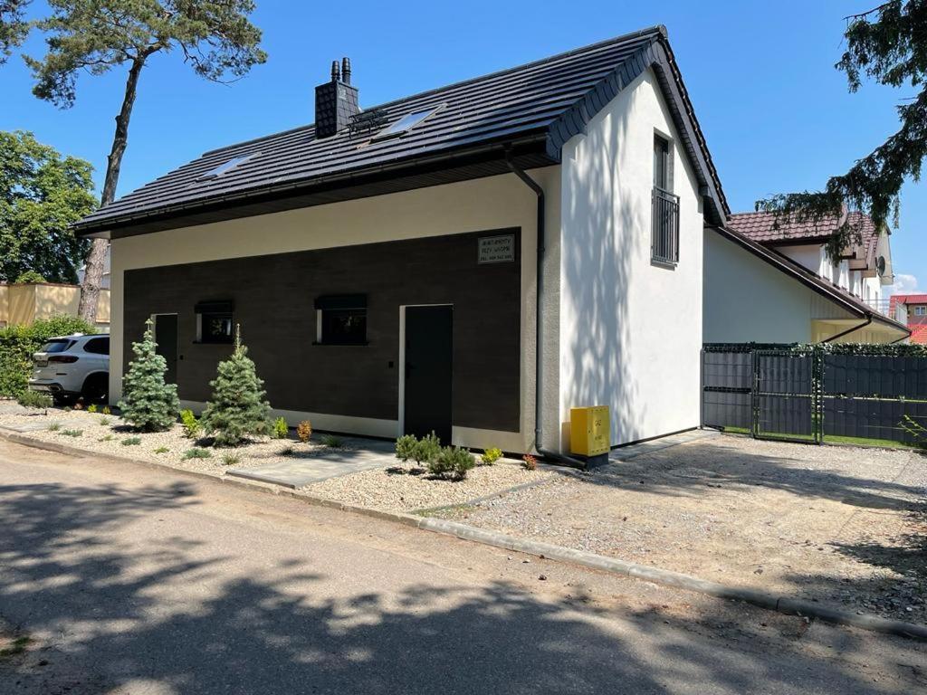 Apartamenty Przy Parku -150M Od Plazy Darłówko Exterior foto